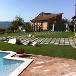 Agriturismo Montegualdone 컨트리하우스