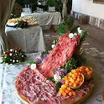Agriturismo Montegualdone 컨트리하우스 사레짜노