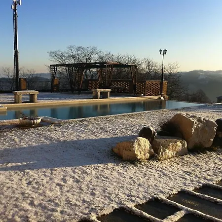 Agriturismo Montegualdone Εξοχικό σπίτι *