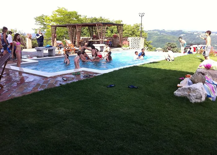 Agriturismo Montegualdone * Sarezzano